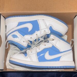 Jordan 1 Mid - White and Legend Blue Size 9C
